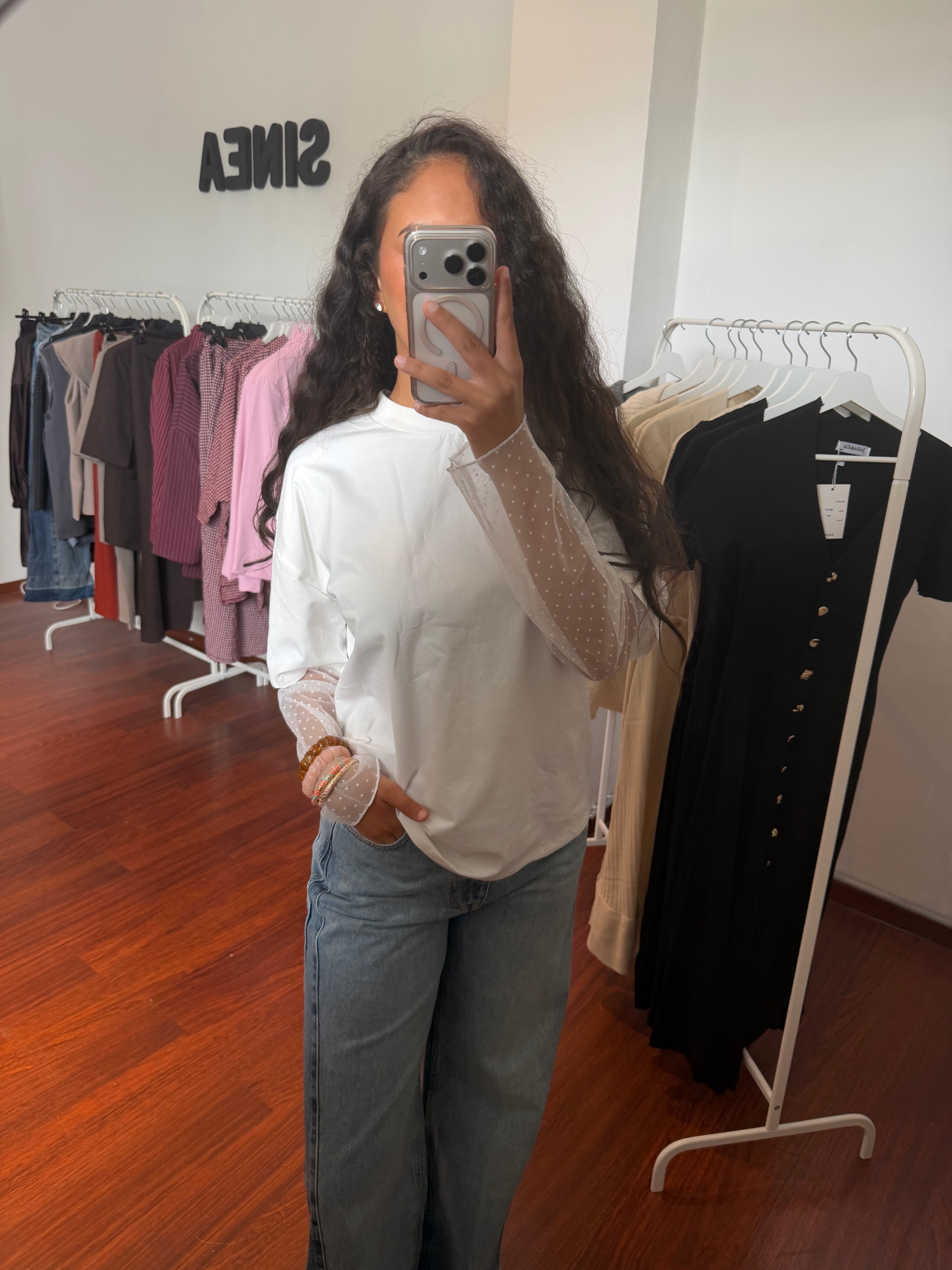The white tee