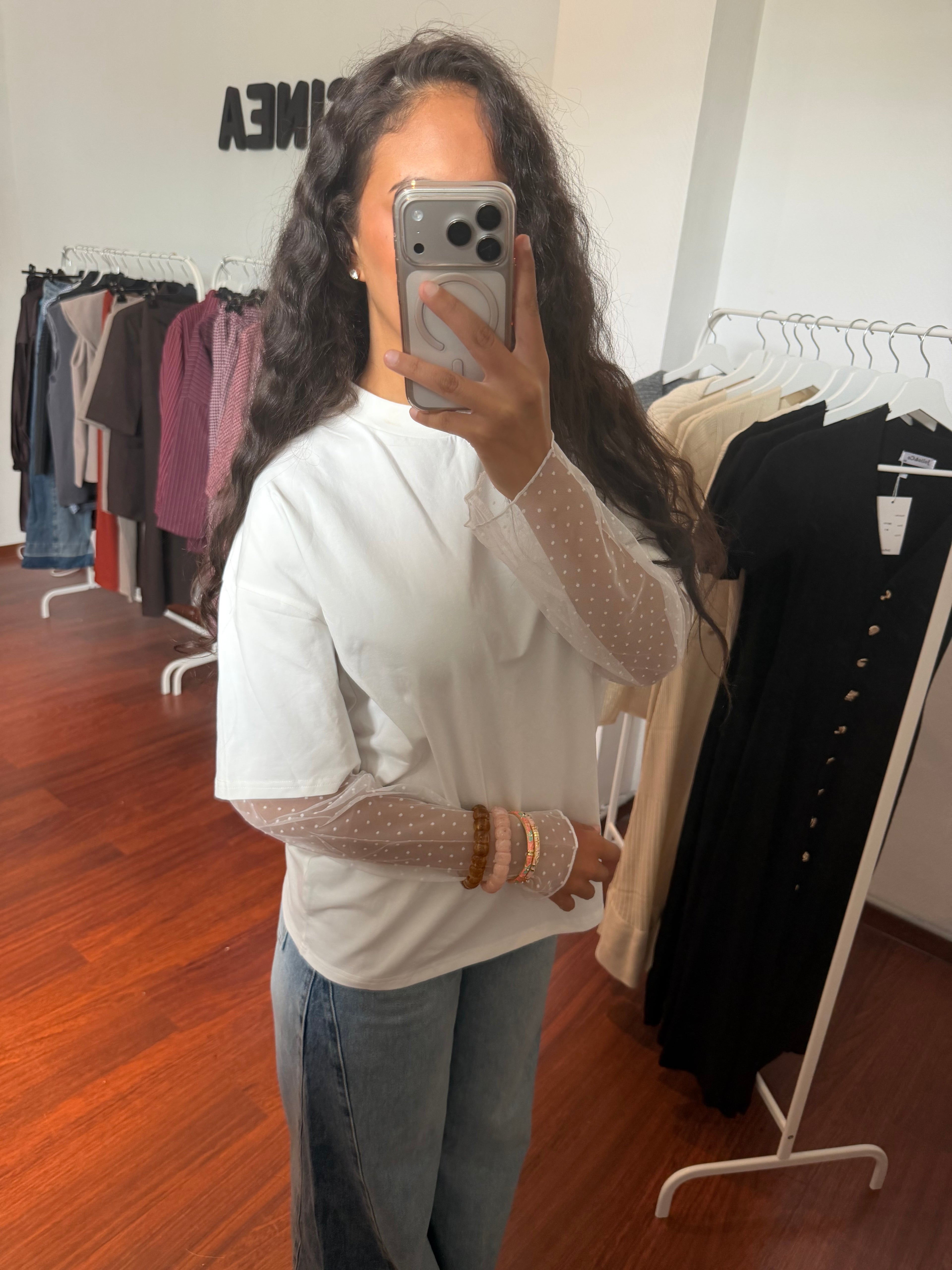 The white tee